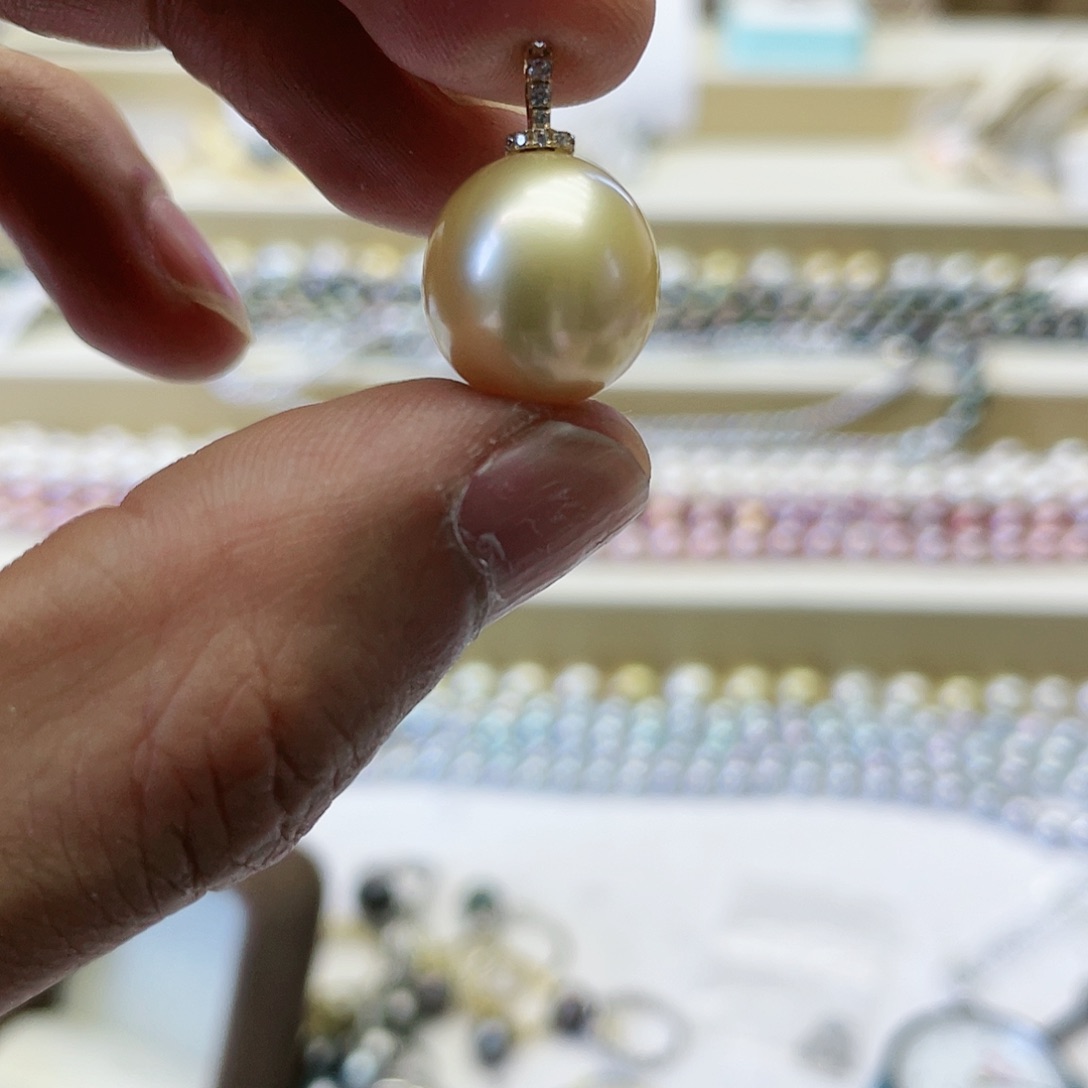 海水珍珠颈饰18K金镶嵌