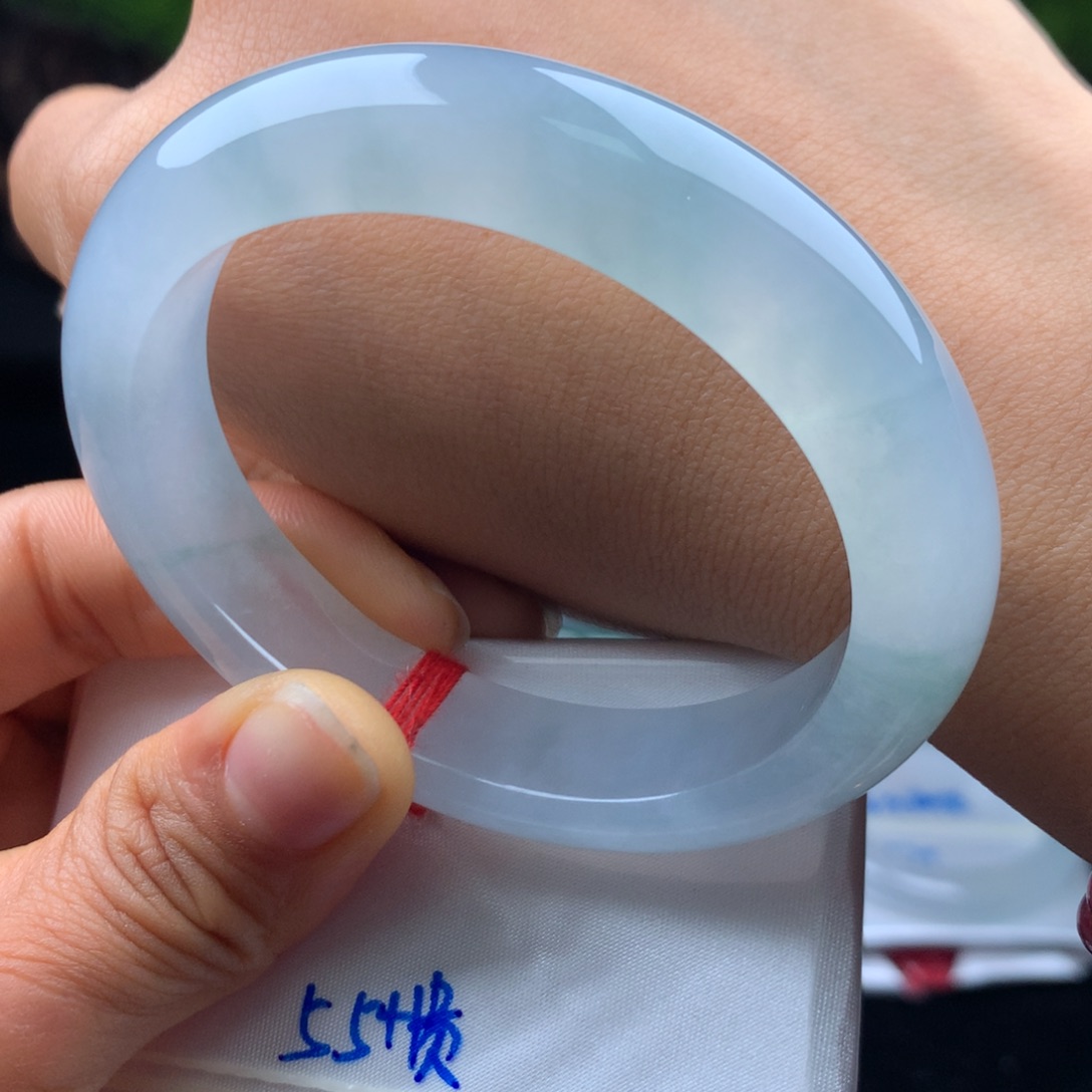 翡翠手镯未镶嵌上**?手镯分单