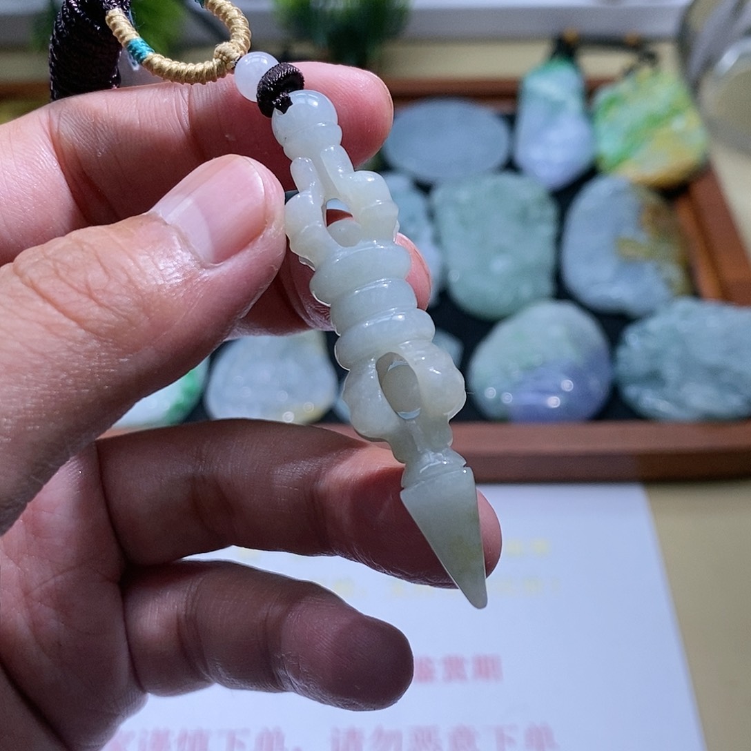 【闪购商品】翡翠颈饰未镶嵌吊坠