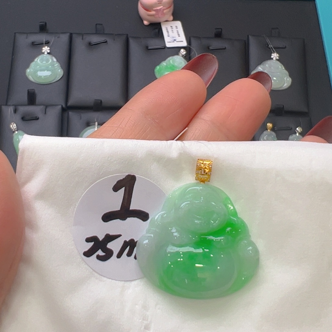 翡翠18K金镶嵌颈饰