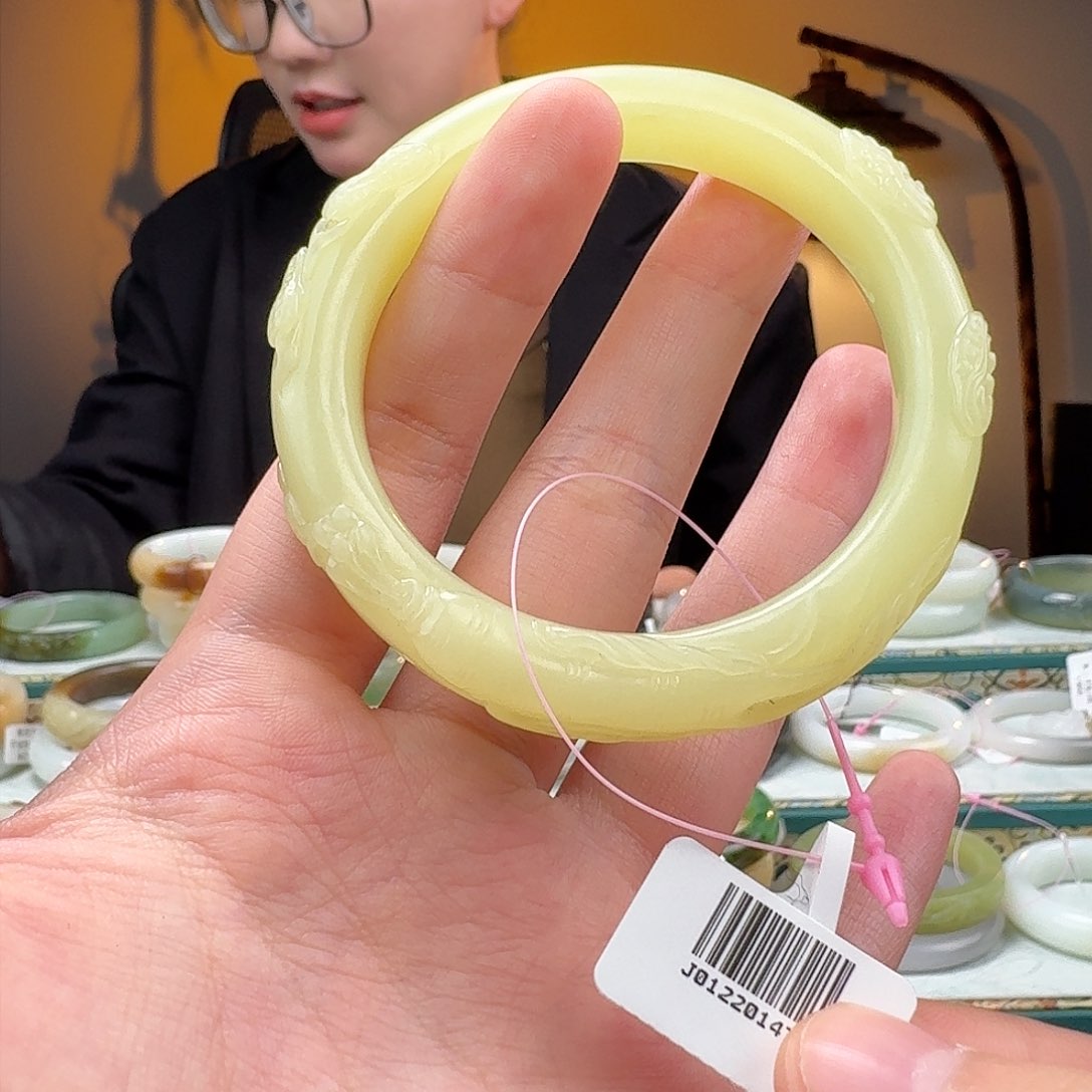 和田玉手镯52未镶嵌