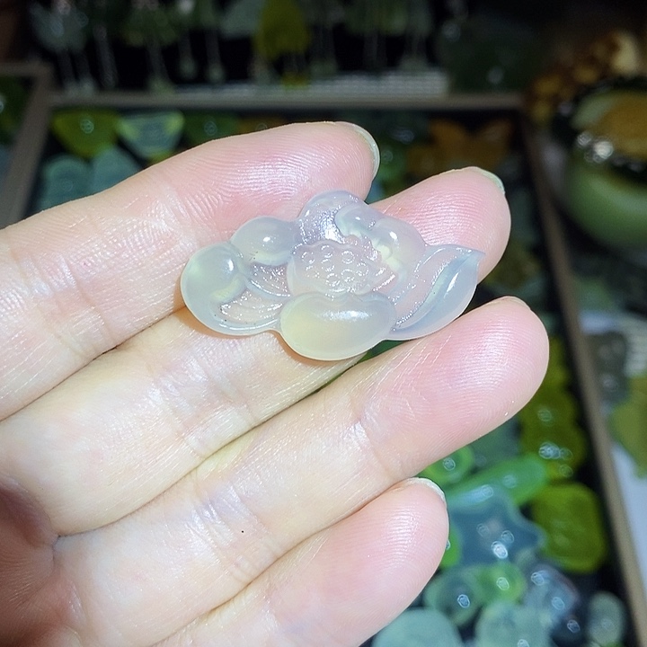 未镶嵌蛇纹石玉颈饰