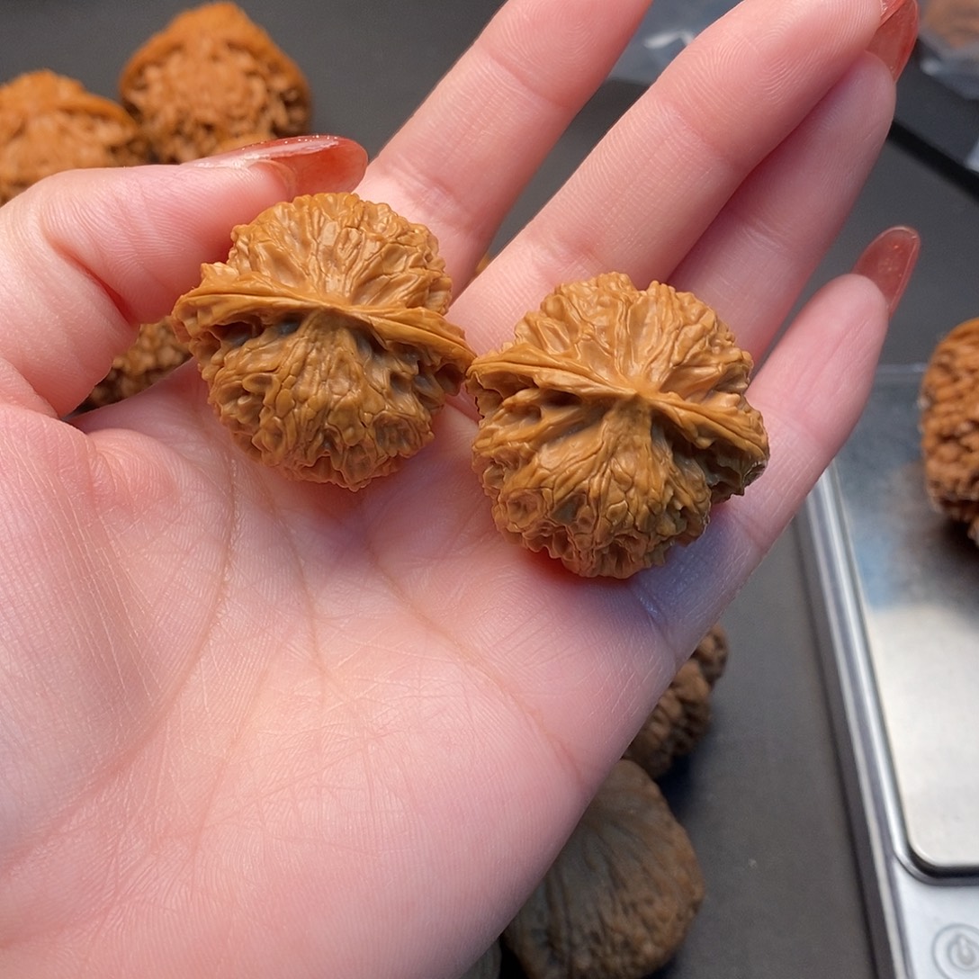 淡***淞桃核把件小尺苹果园