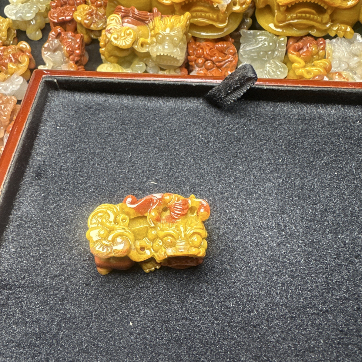 天然黄龙玉霸王款貔貅