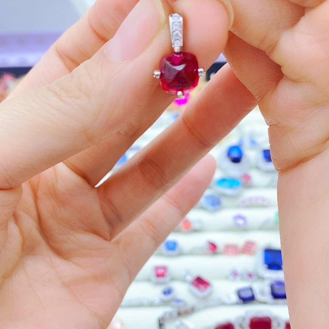 吊坠(赠链)未镶嵌红宝石