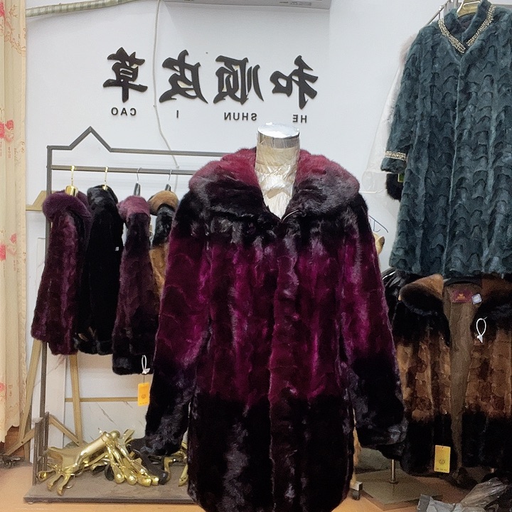 商场断码拼貂衣服