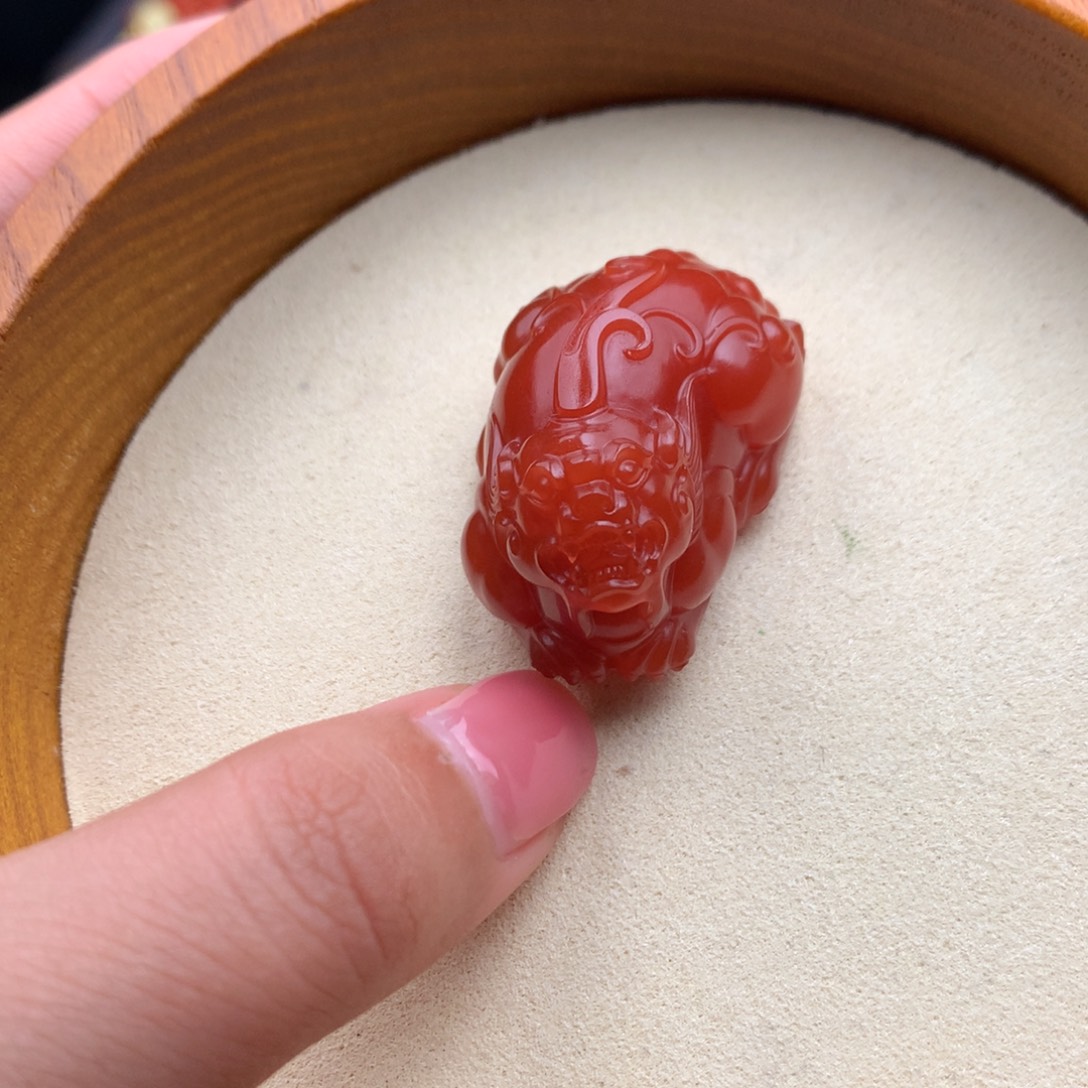 南红玛瑙未镶嵌保山天然原矿南红辣椒红貔貅吊坠