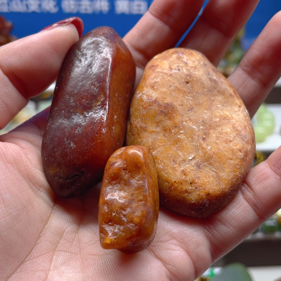 透闪石质玉未镶嵌把件