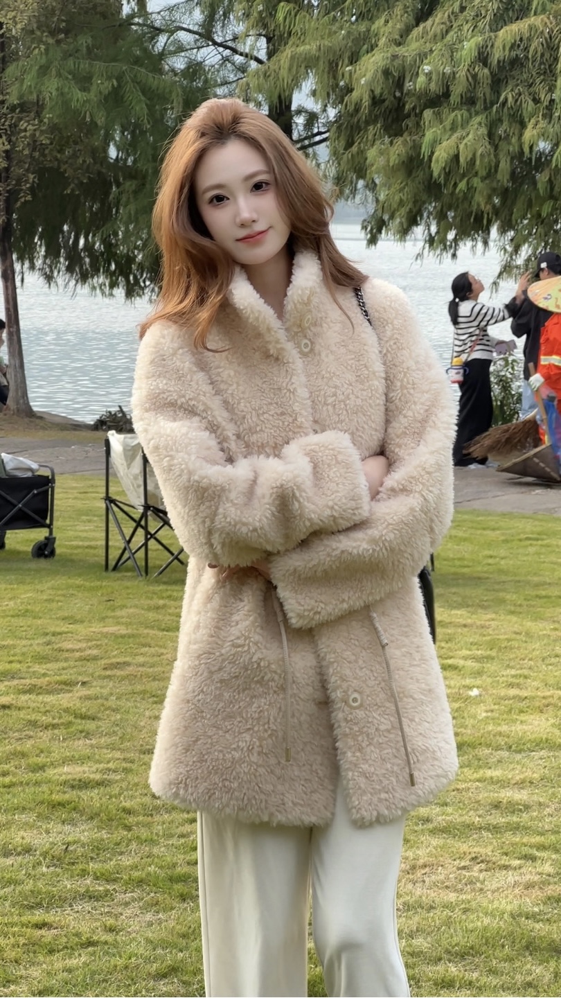 【思思私服】单排扣显瘦羊羔毛外套立领中长款保暖冬季新款百搭上衣