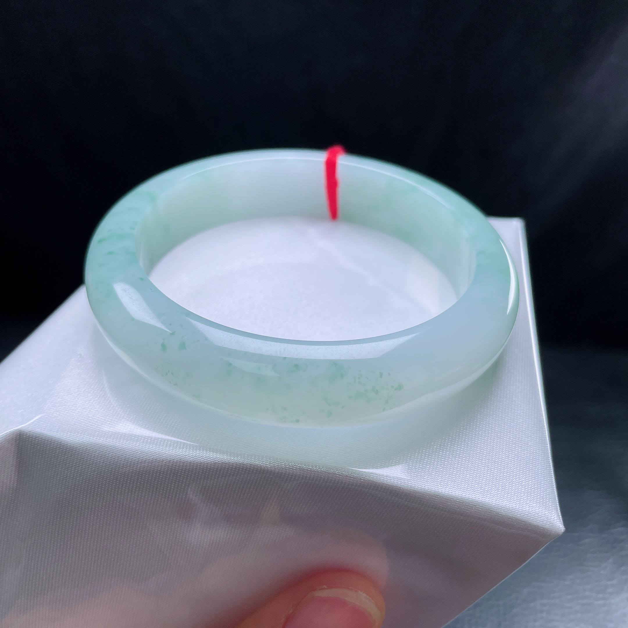 57圈冰糯飘花宽边手镯 棉纹