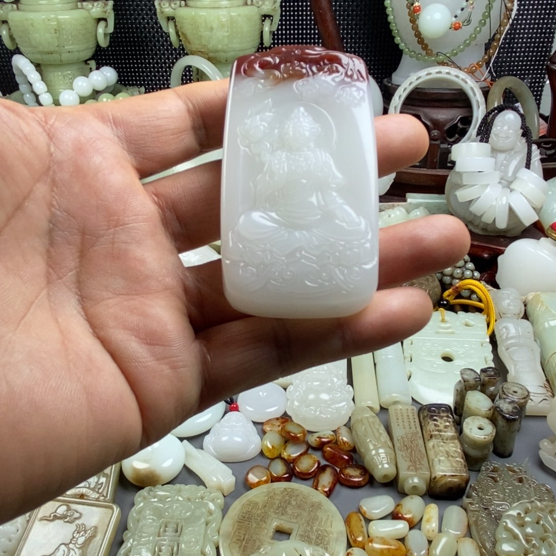 半***蛙和田玉（糖玉）未镶嵌颈饰