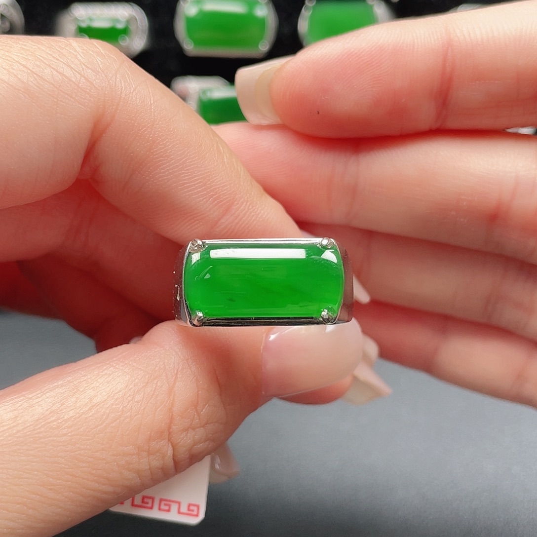 翡翠银S925镶嵌戒指没有运费险3088