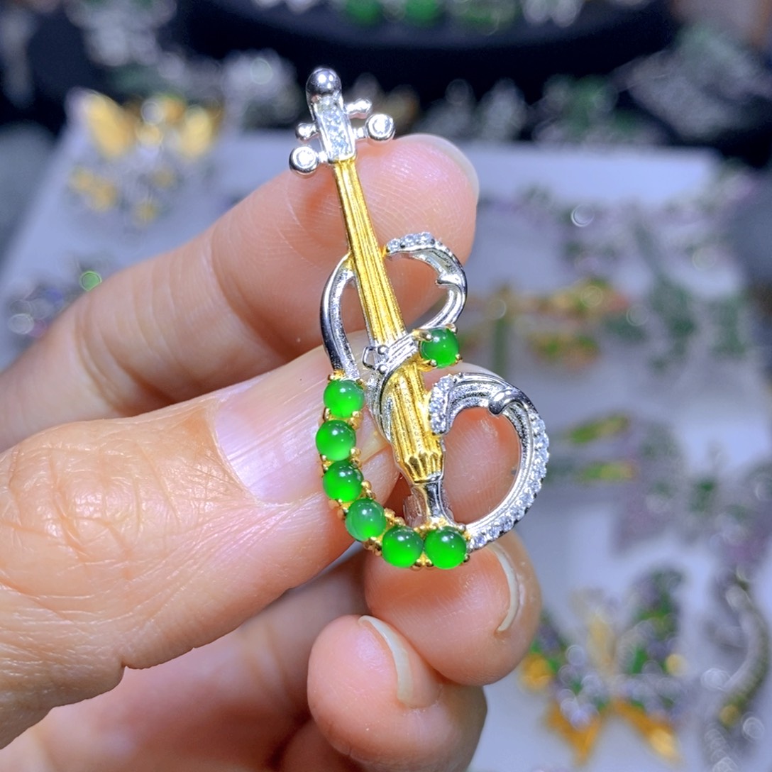 翡翠颈饰银S925镶嵌天然翡翠