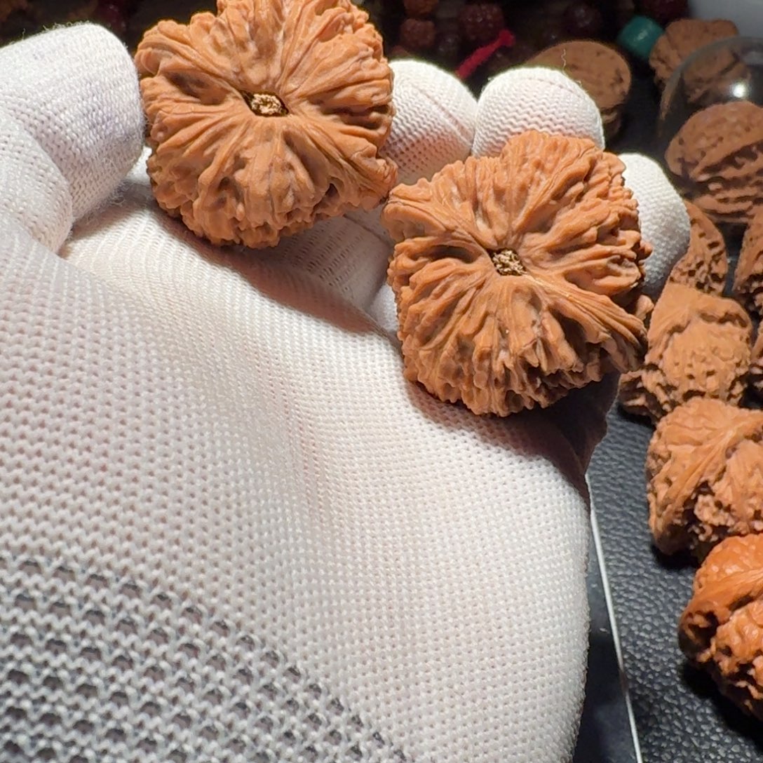 婻***哥吊坠文玩核桃有修有黄有色差