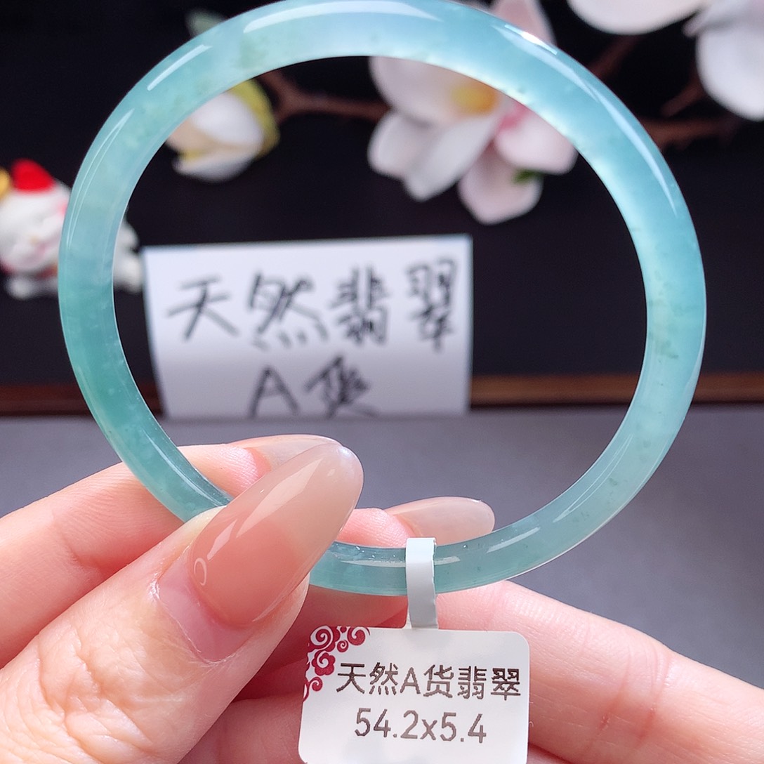 翡翠手镯（圆镯）未镶嵌