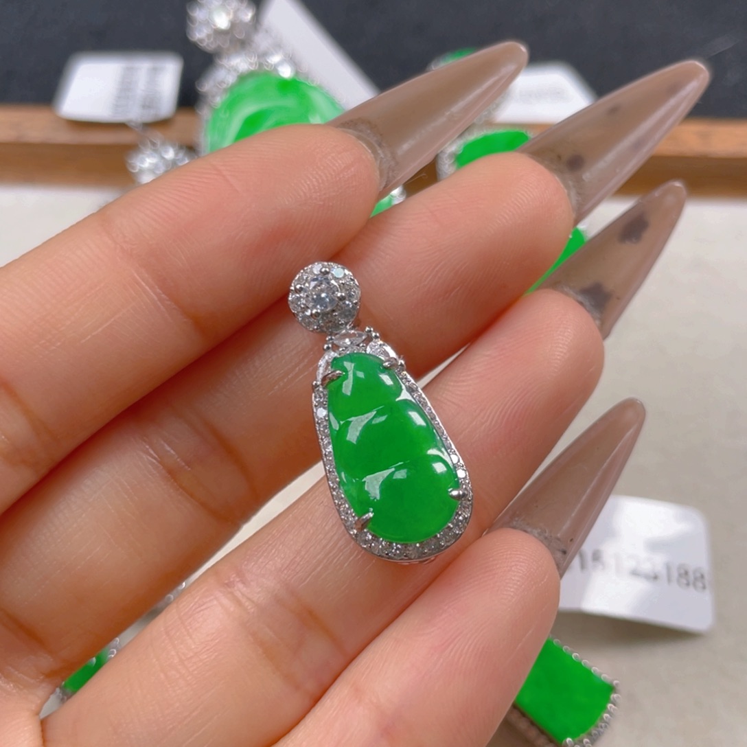 翡翠颈饰银S925镶嵌翡翠