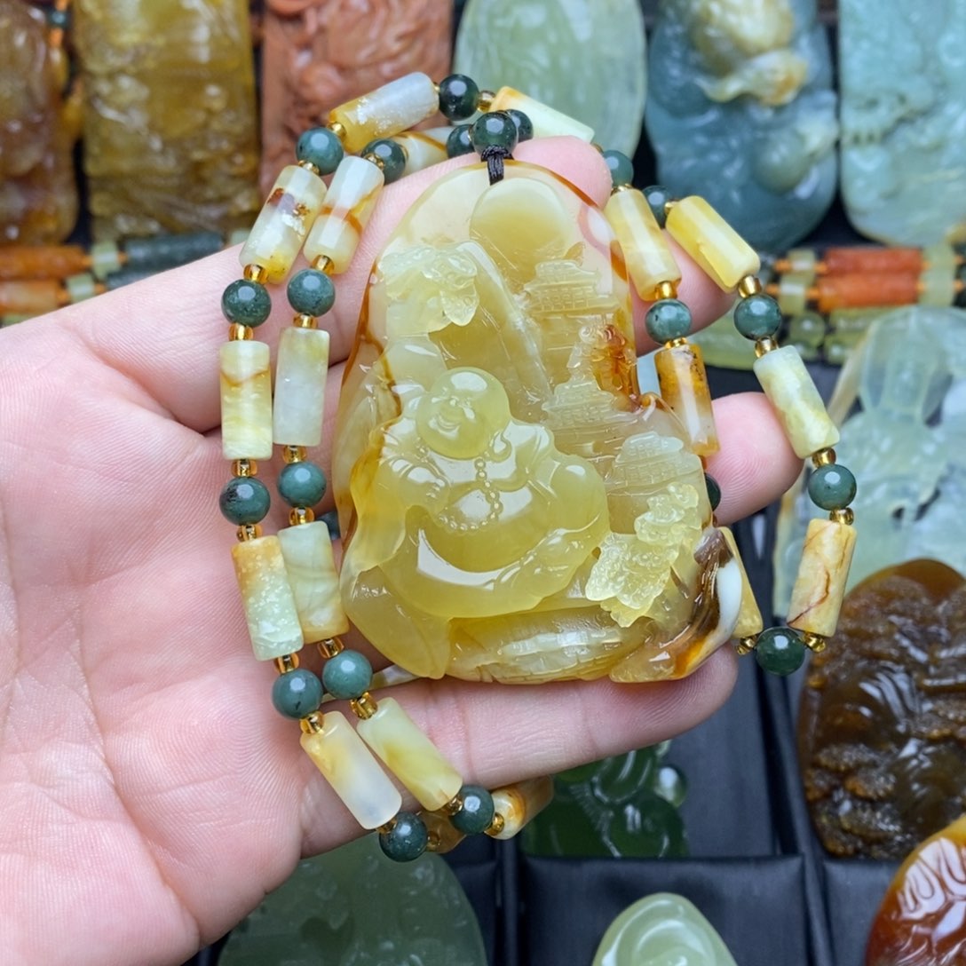 蛇纹石玉未镶嵌颈饰