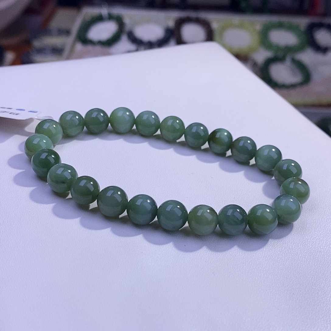 颈饰未镶嵌和田玉碧玉老矿料冰底阳绿猫眼手串8m