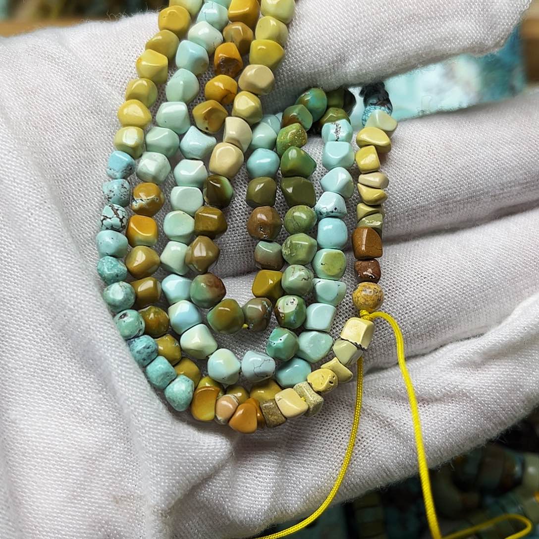 绿松石配饰未镶嵌