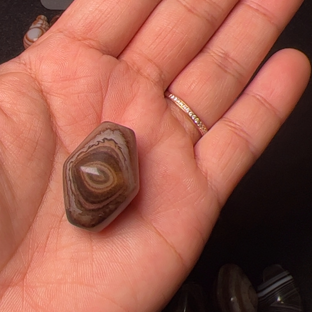 昱***彤玛瑙/玉髓未镶嵌配饰