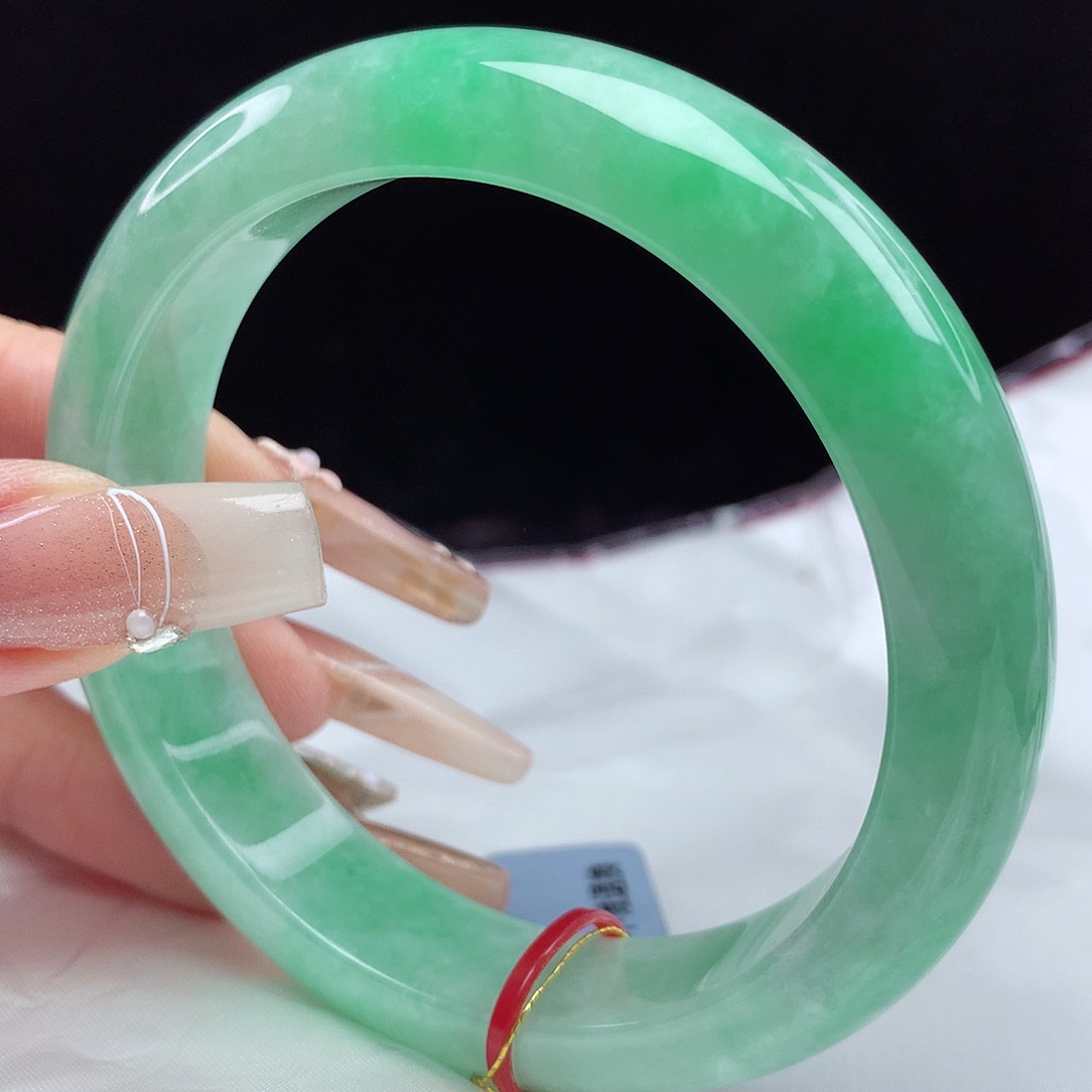 翡翠手镯未镶嵌56圈3409