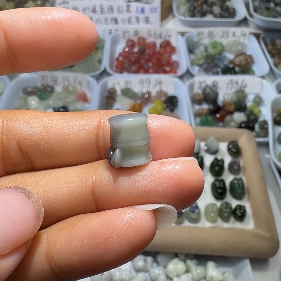 和田玉未镶嵌珠宝奇石