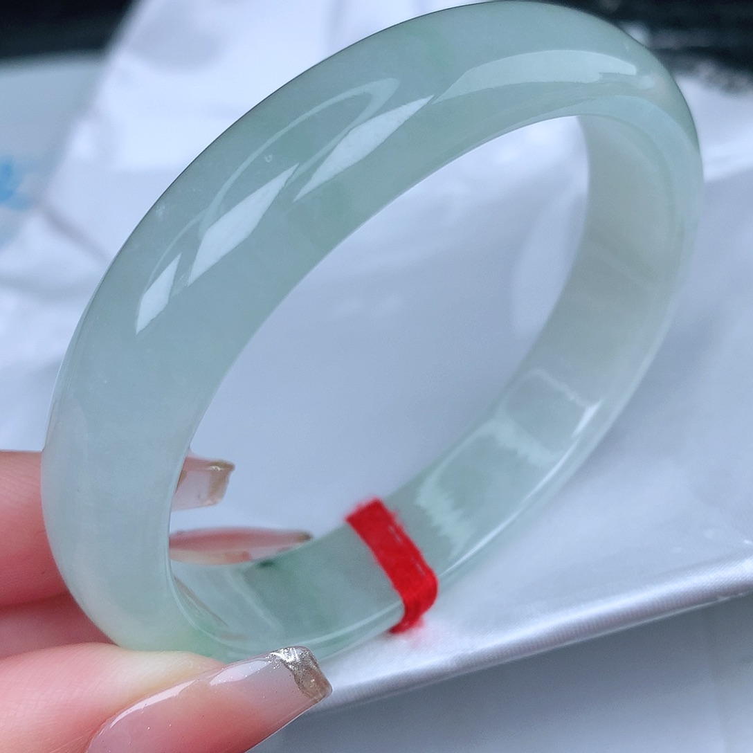 翡翠手镯（贵妃镯）未镶嵌天然