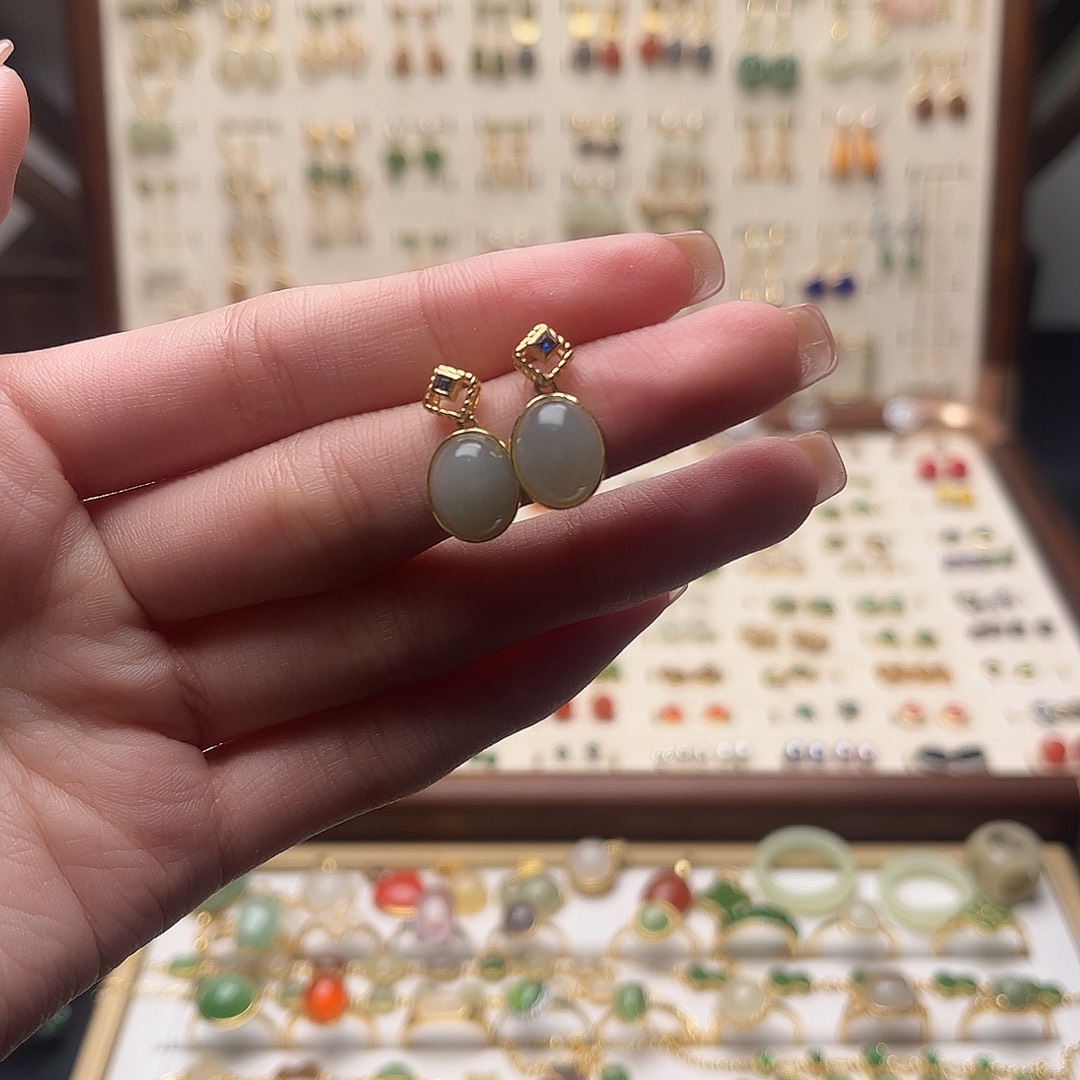 和田玉未镶嵌耳饰