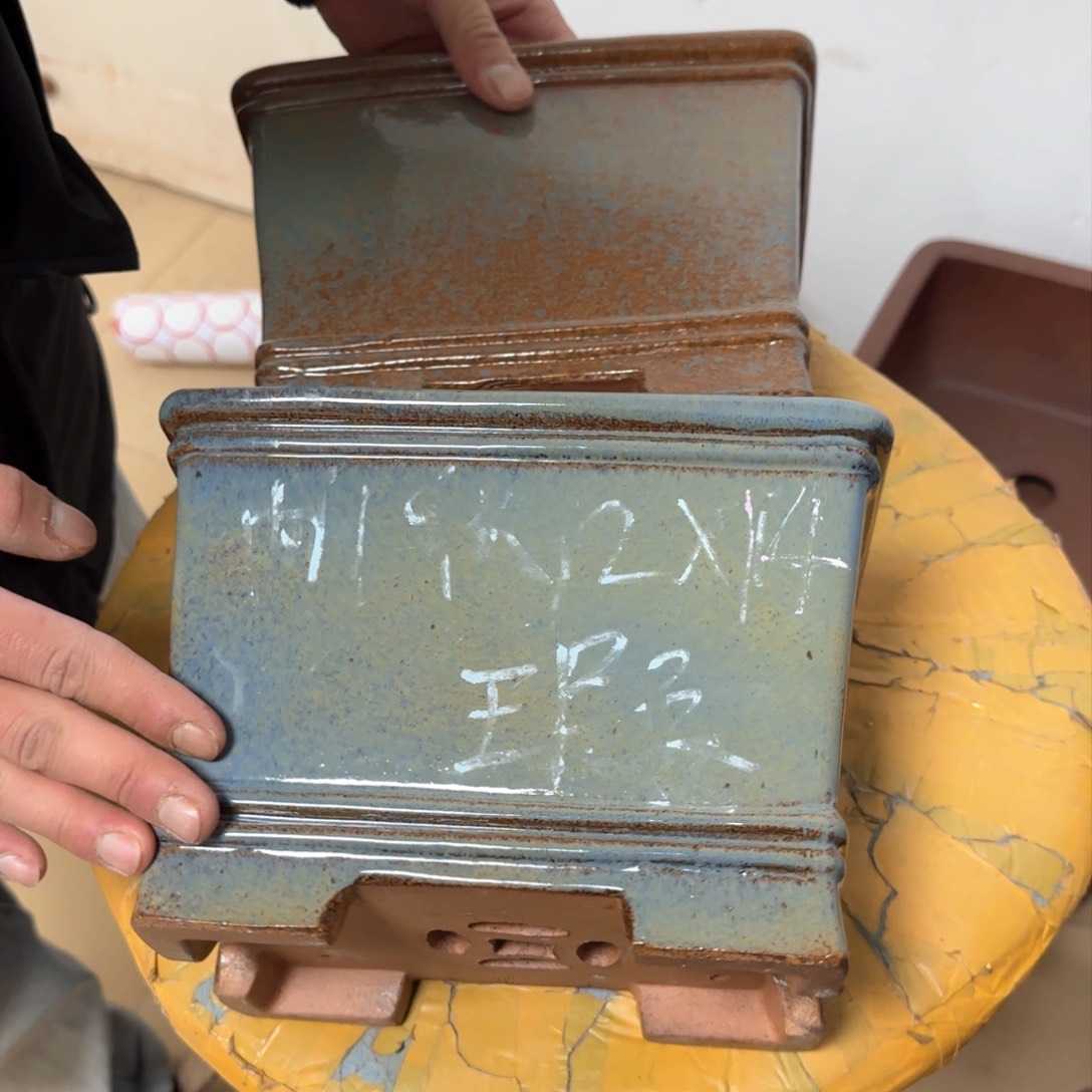 紫砂花盆呜呜呜呜