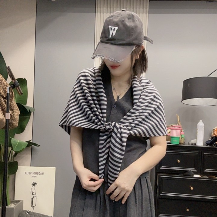 双双韩版网红针织时尚休闲百搭黑白纯色条纹百搭简约披肩洋气搭肩