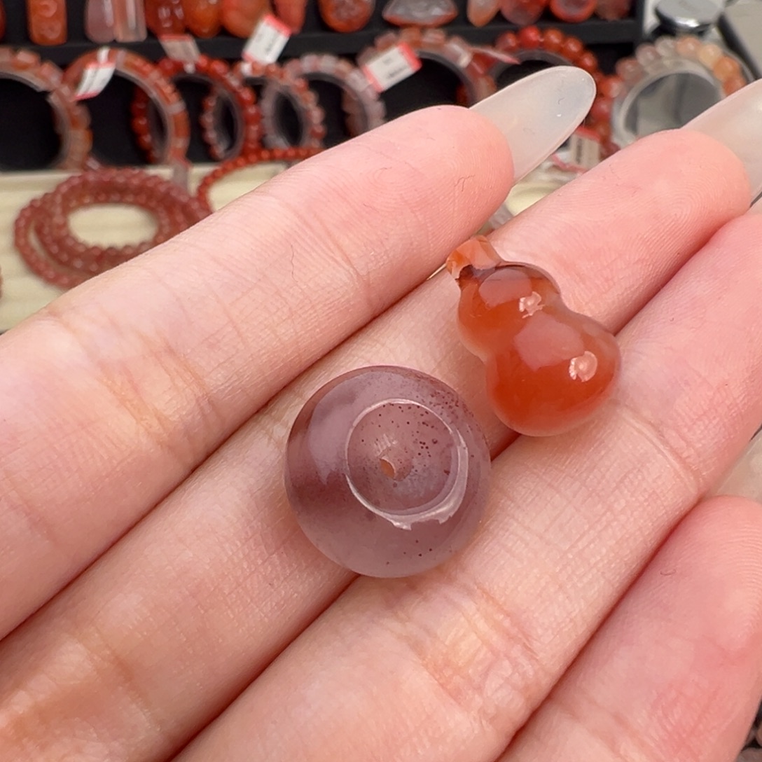 花***凋南红玛瑙未镶嵌颈饰葫芦➕平安扣