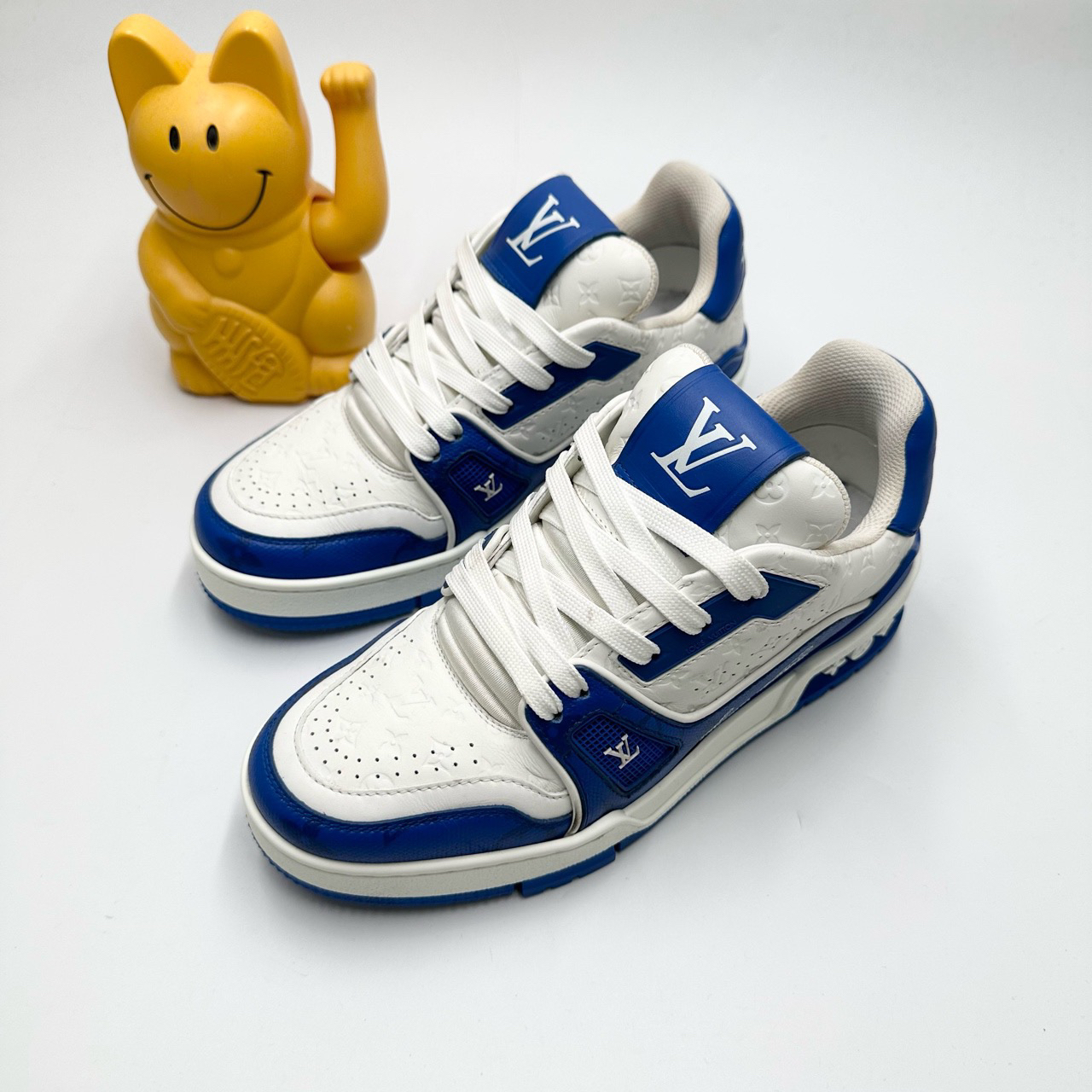 95新 LouisVuitton/路易威登 36.5码/白蓝浮雕Trainer板鞋/0394