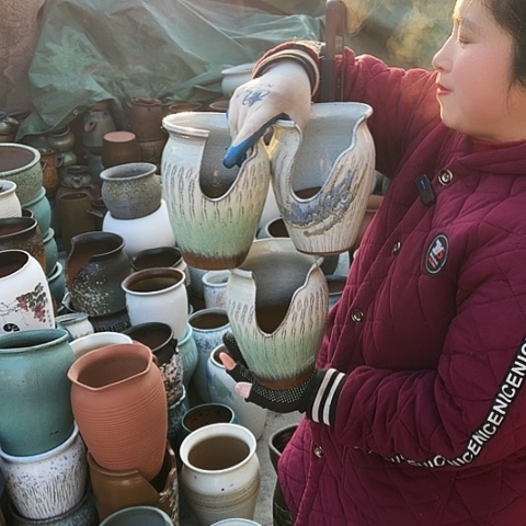 口13高18瑕疵盆子。