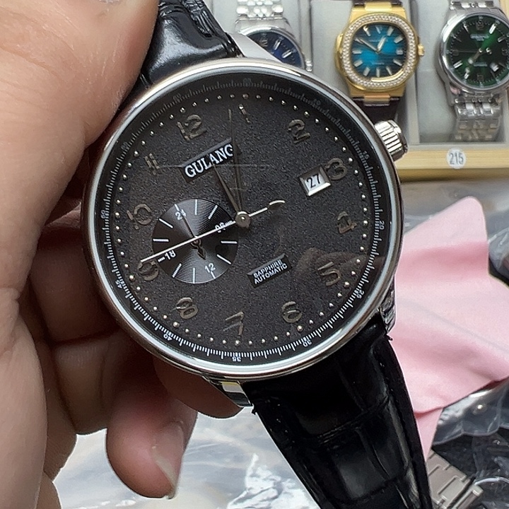 全新未使用机械表一只