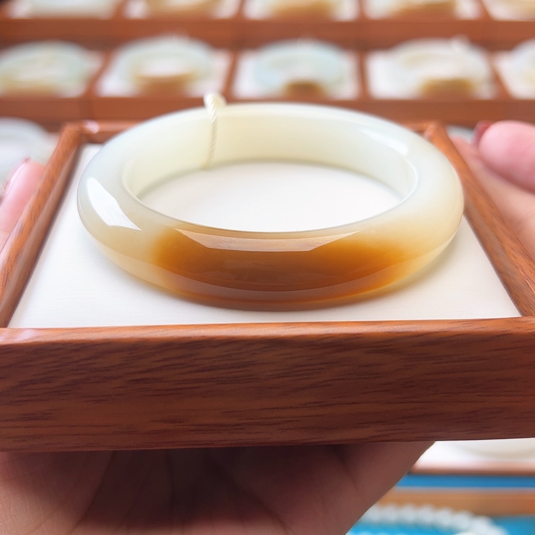 和田玉手镯未镶嵌59