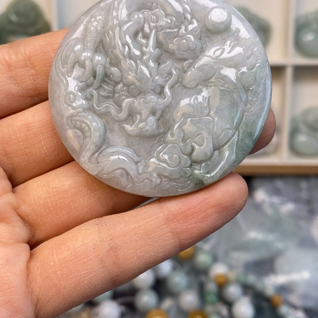 翡翠颈饰未镶嵌龙马