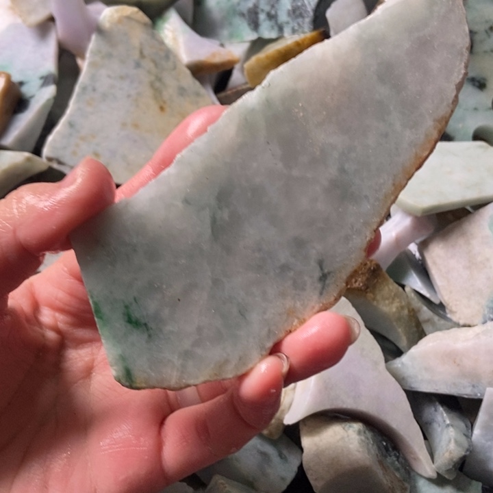 翡翠颈饰未镶嵌天然翡翠