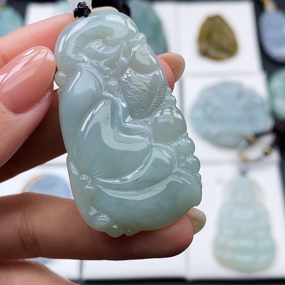 翡翠颈饰未镶嵌翡翠