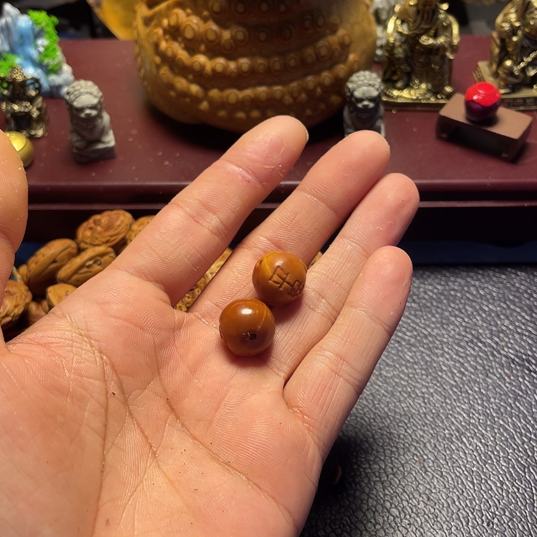 翘***狗猴头核桃雕刻达摩