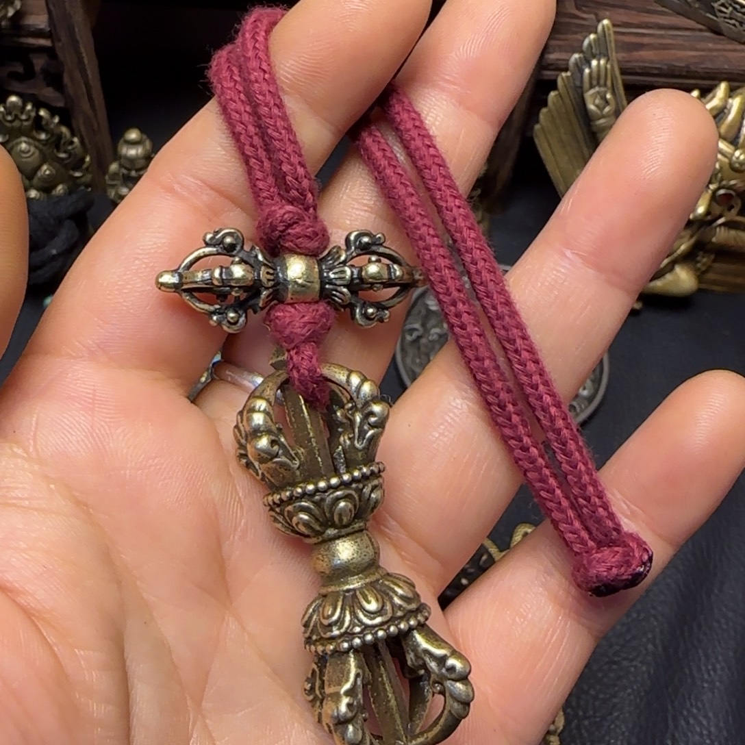 窈***女泥塑藏传牌子……藏传牌子