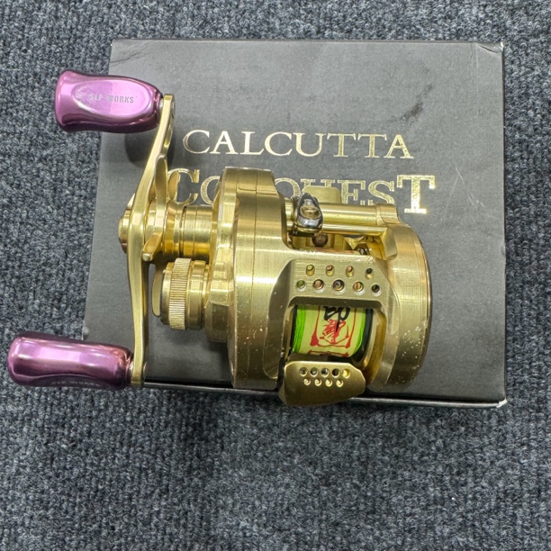 88路亚鼓轮，二一cq101hg左手表面擦花半陶瓷轴承六代泄力极微齿感