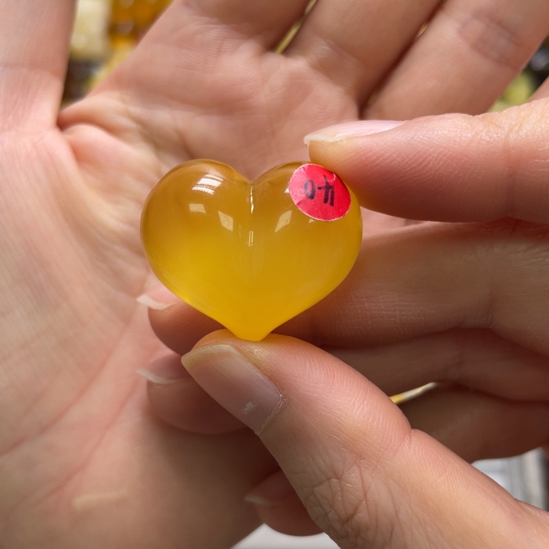 琥珀未镶嵌裸石天然琥珀俄料蜜蜡爱心