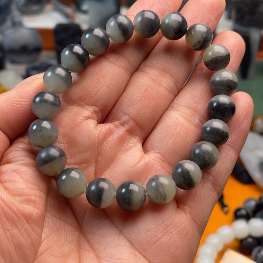 和田玉手串未镶嵌晓**…