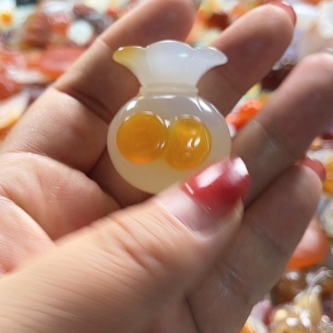 未镶嵌颈饰玛瑙/玉髓污*