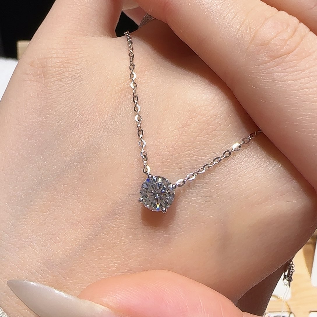 实验室培育钻石18K金镶嵌一克拉四爪项链