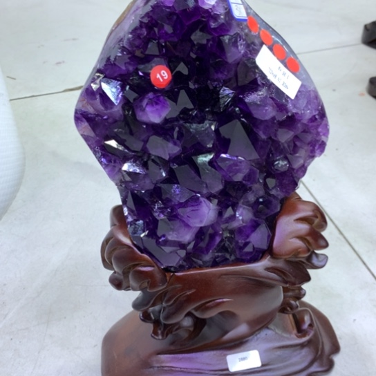 紫晶未镶嵌大型摆件（非配饰）