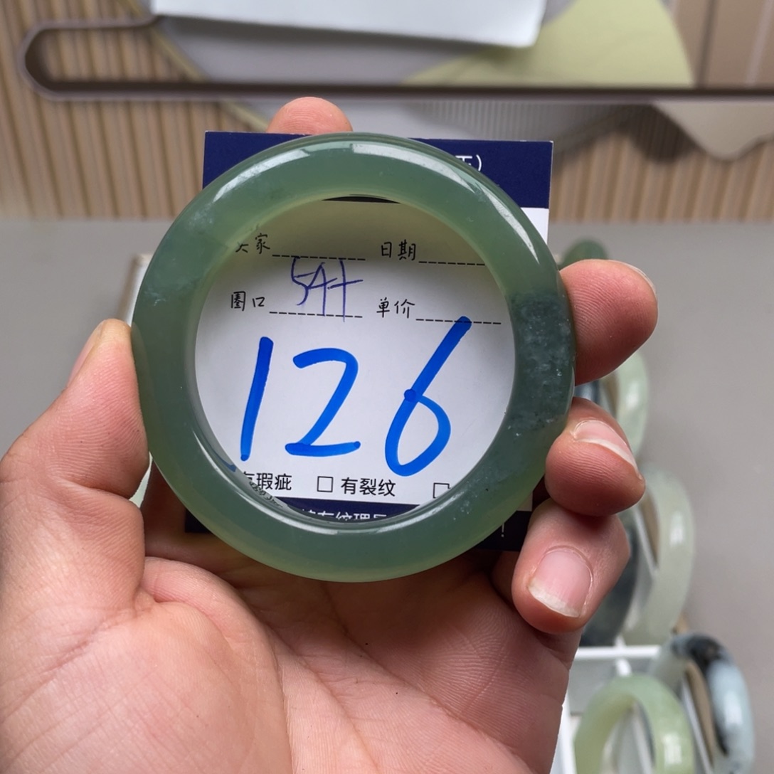 岫玉手镯手镯未镶嵌