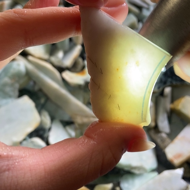 翡翠颈饰未镶嵌天然翡翠