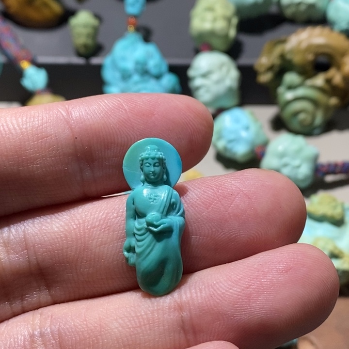 绿松石未镶嵌颈饰