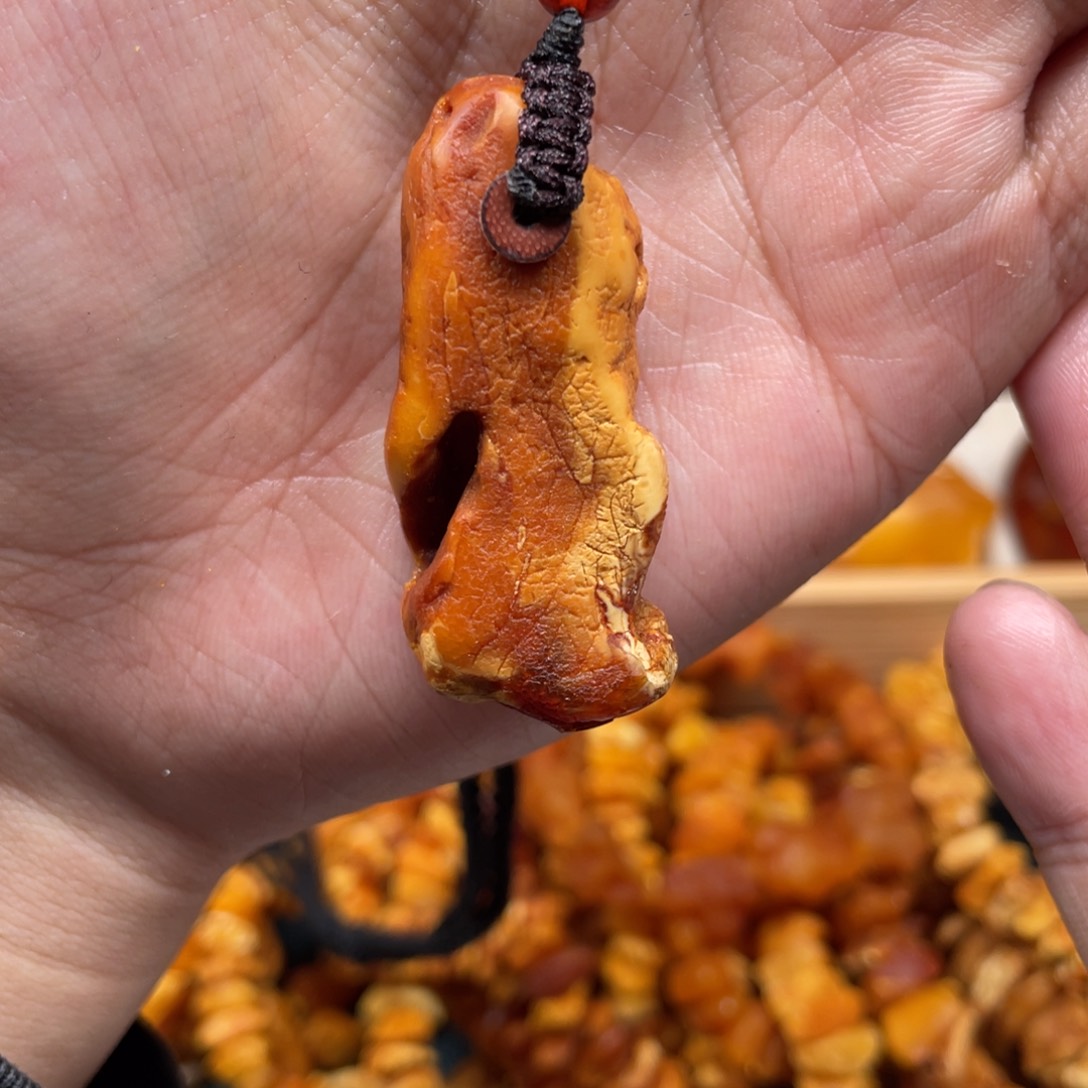 琥珀珠宝奇石未镶嵌